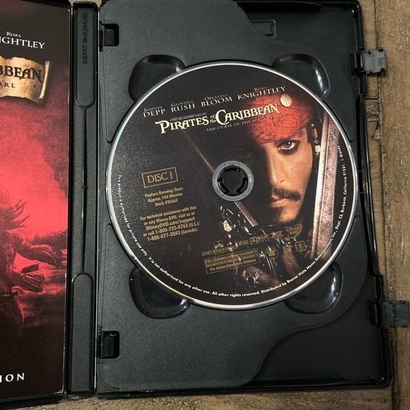 Pirates of the Caribbean 2 Disc Collectors Edition - Picture 6 of 8
